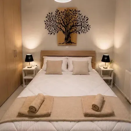 Casa Eleftheria 3 Bedroom With Large Balcony View *