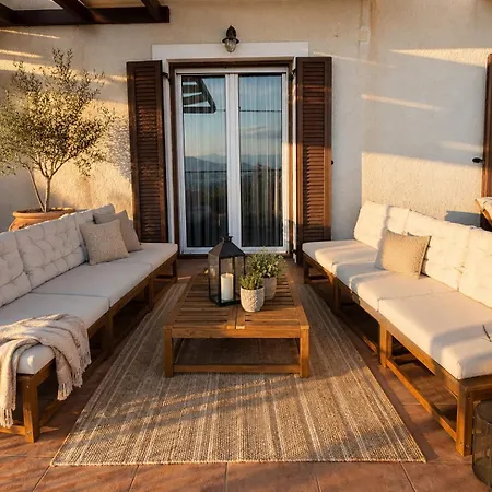 Casa Eleftheria 3 Bedroom With Large Balcony View Apartamento Delphi